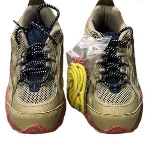 NWOT Men’s New Balance size 8.5